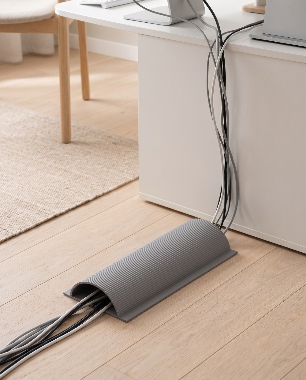 SUSTOCP00027_Cable_Cover_Raceway_Lifestyle_01