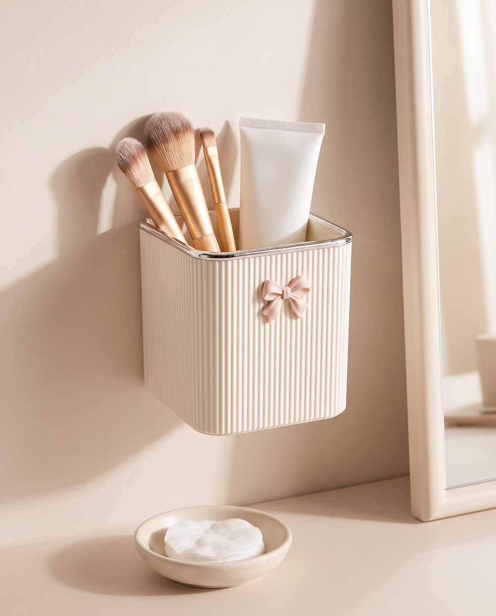 SU00155056_Bathroom_Caddy_Lifestyle_02
