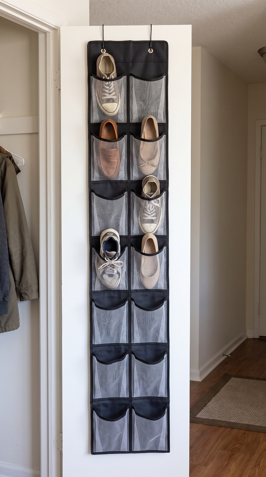 SU00144070_Door_Organizer_Lifestyle_02