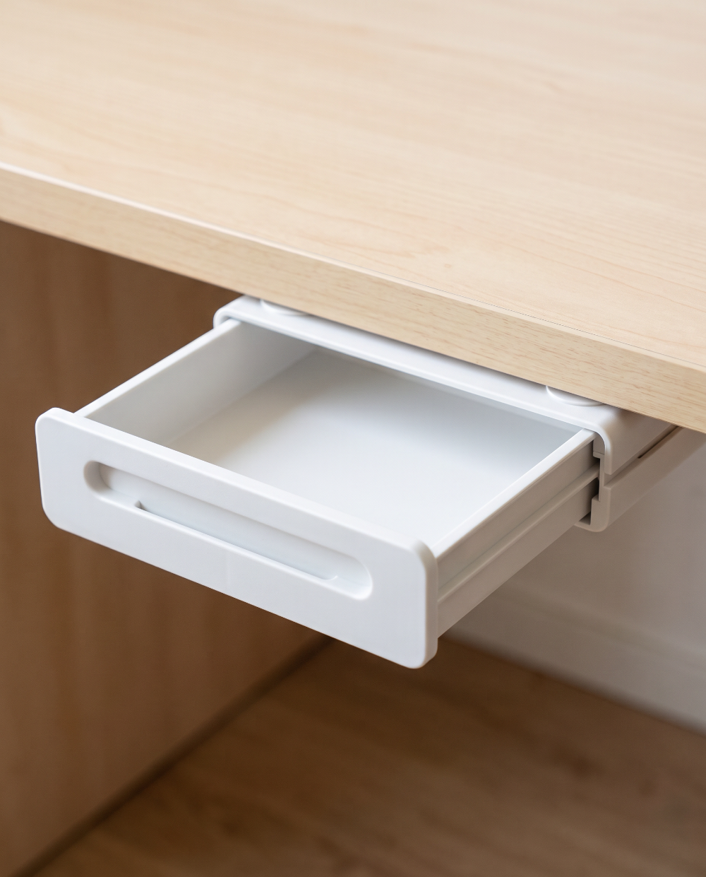 SUSTODD00023_Under_Desk_Drawer_Detail_01