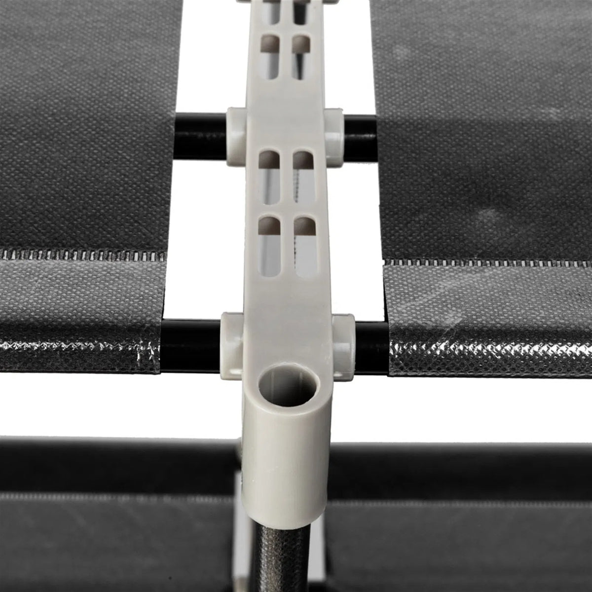 Cube shelf connector detail